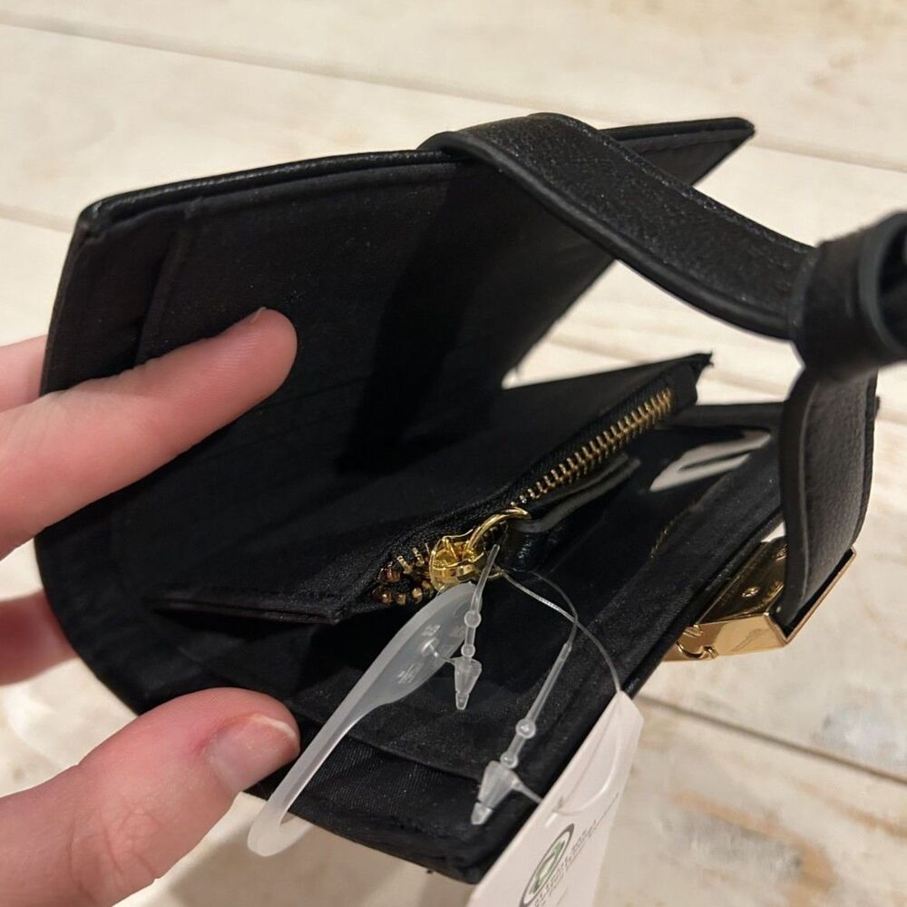 NWT Time And Tru Black Wallet Wristlet - Picture 3 of 4
